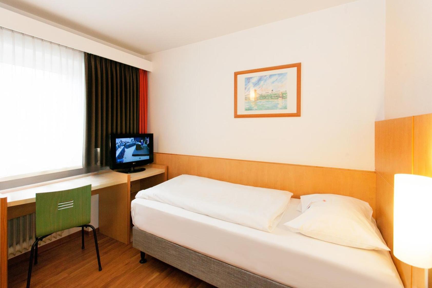 Saar City Hotel ザールブリュッケン エクステリア 写真