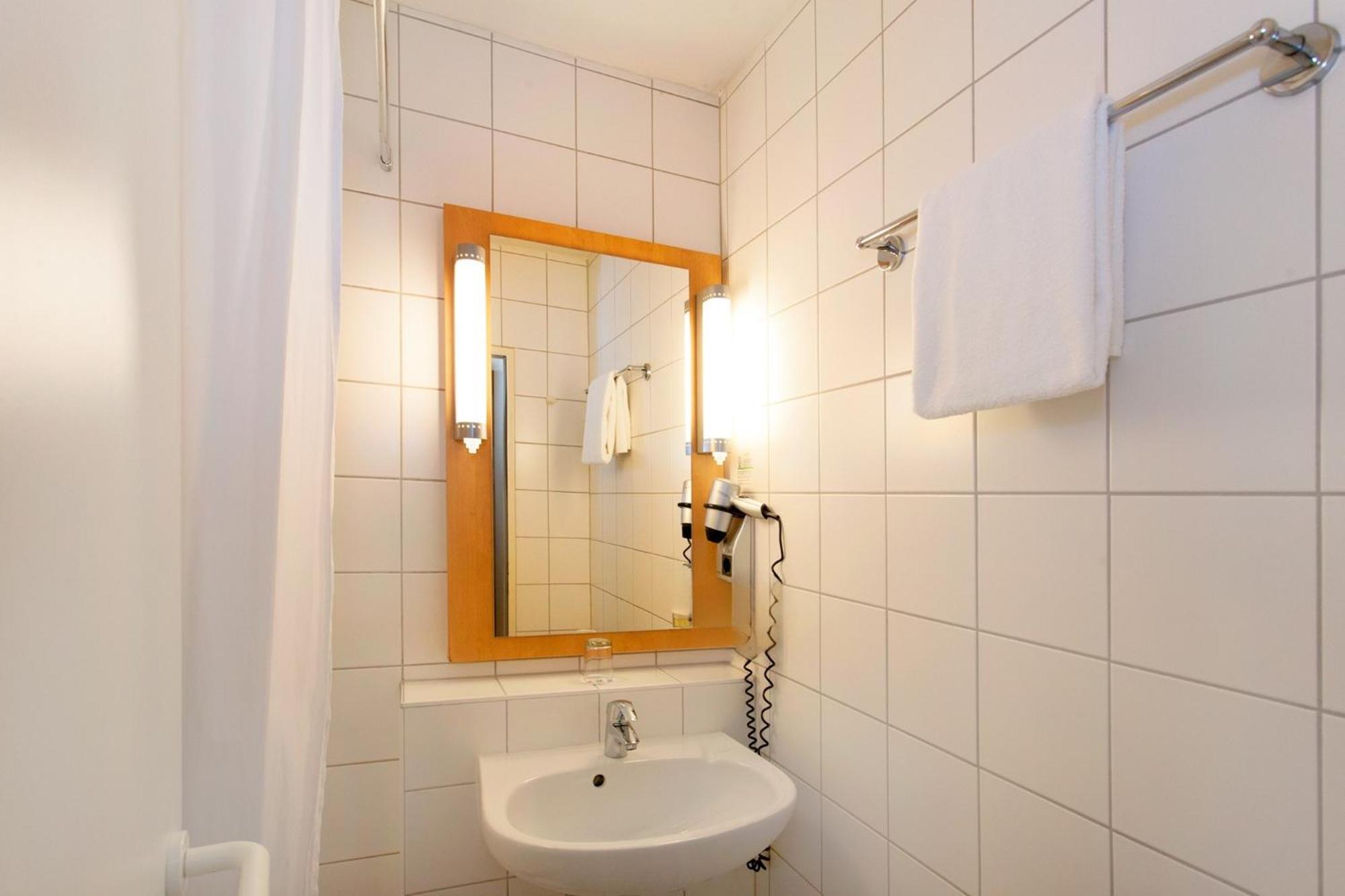 Saar City Hotel ザールブリュッケン エクステリア 写真