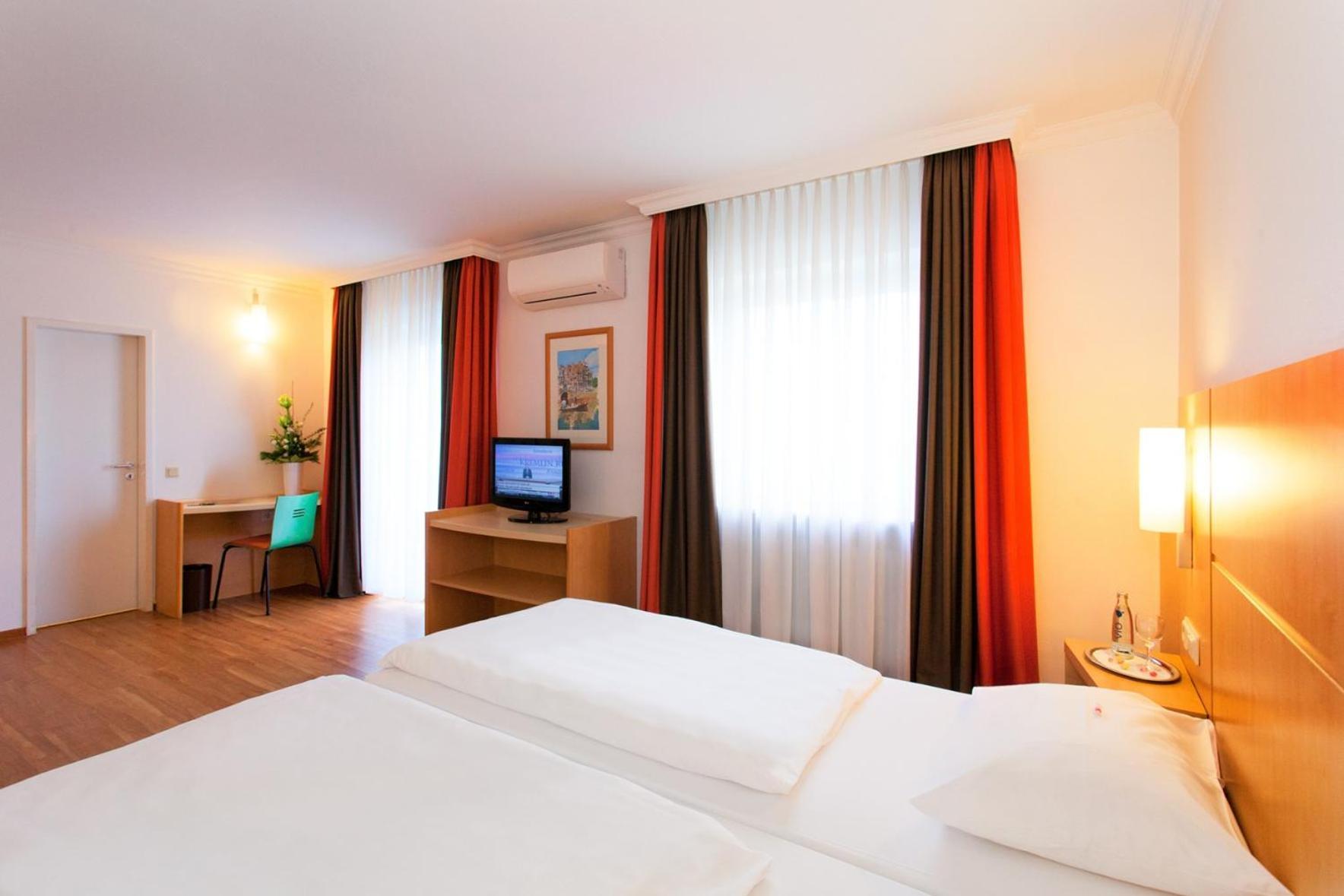 Saar City Hotel ザールブリュッケン エクステリア 写真